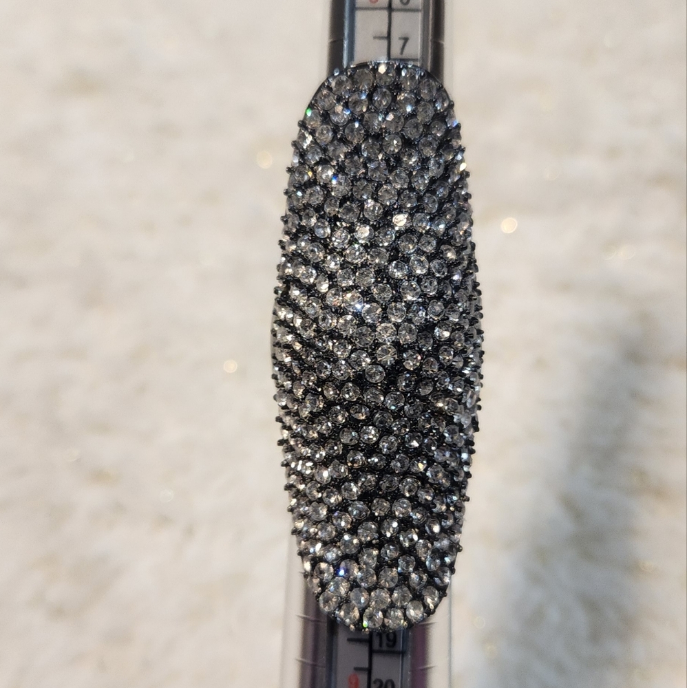 Avon Mark Silver Rhinestone Ring - Picture 6 of 7